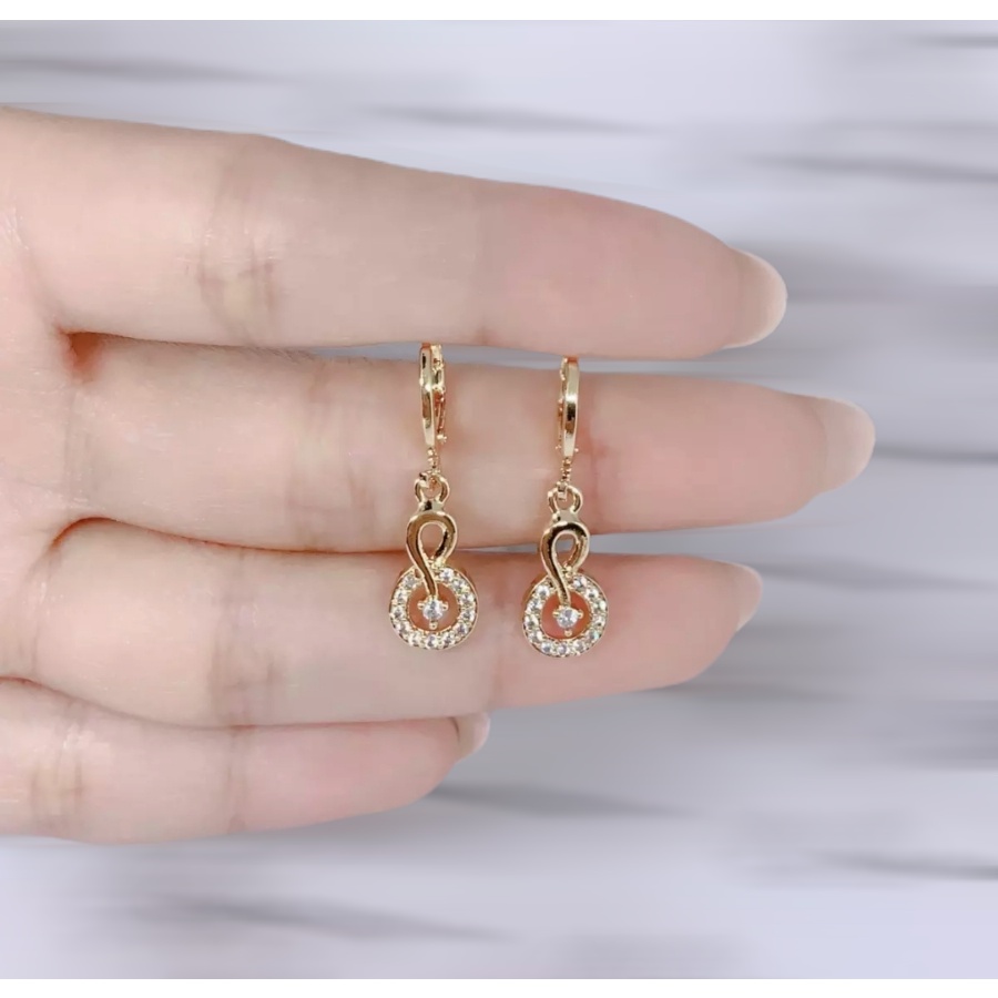 Anting wanita dewasa cantik titanium impor