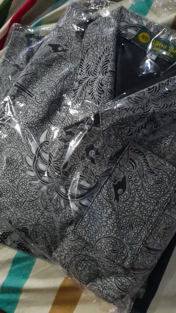 Kemeja Batik Pria Full Furing Batik Wahyu Tumurun Lawasan Bahan Katun Batik Warna Grey Abu Silver