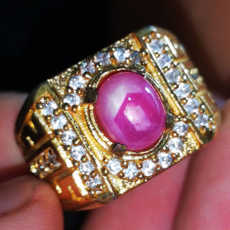 BATU CINCIN NATURAL PURPLISH RED STAR RUBY CORUNDUM OVAL