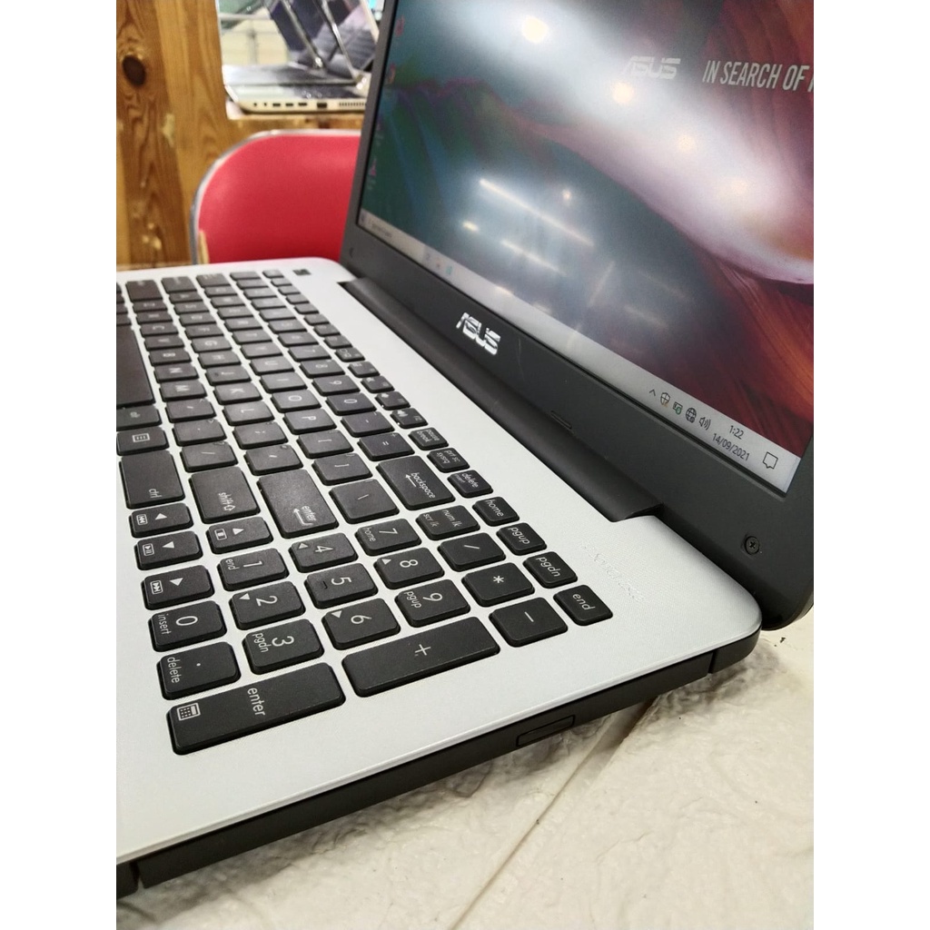 Laptop Leptop Bekas second seken  GAMING DESAIN PROGAMMER AMD A9 VGA RADEON 2GB RAM 8GB Murah BERKUALITAS