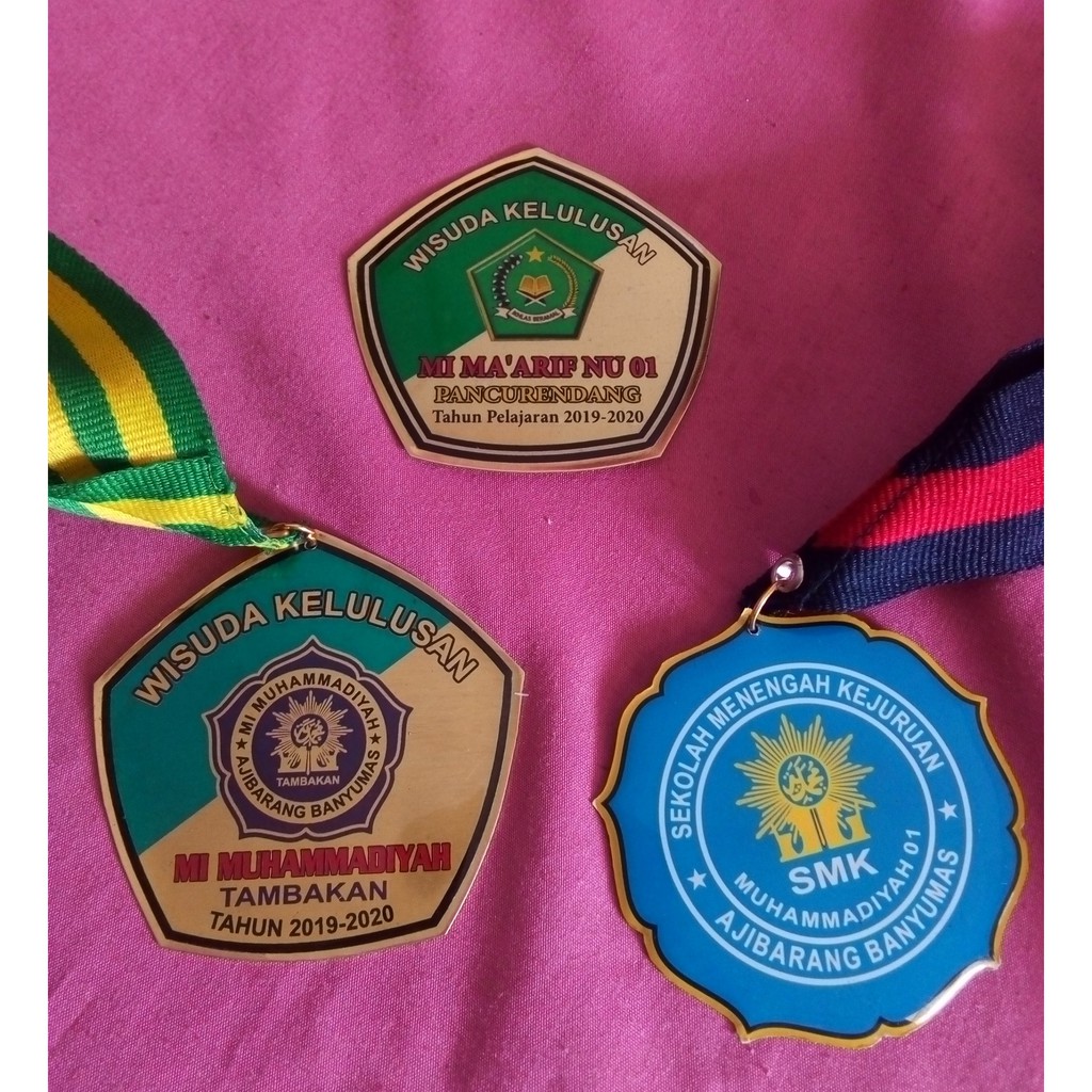 kalung wisuda / samir wisuda bahan kuningan + pita