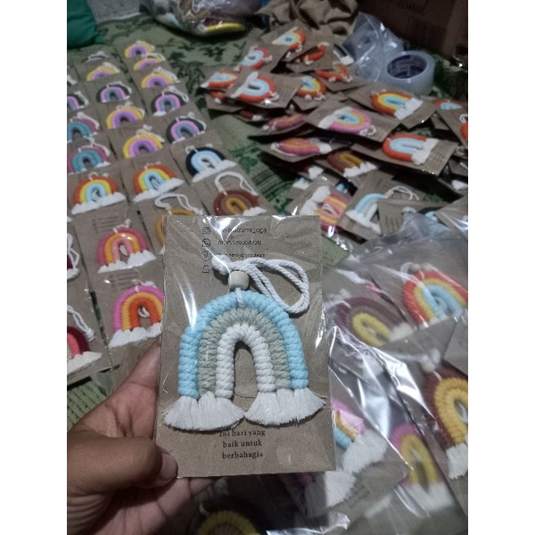 gantungan tas macrame rainbow