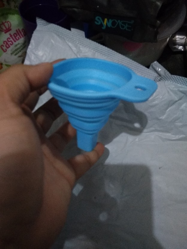 1pc Corong Lipat Mini Bahan Silikon Untuk Memasak