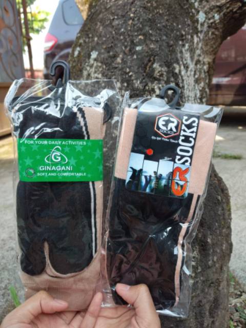 Kaos Kaki Jempol