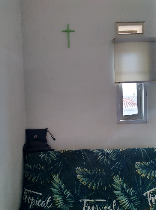 Salib Polos Fosfor, Glow In The Dark 27 Cm