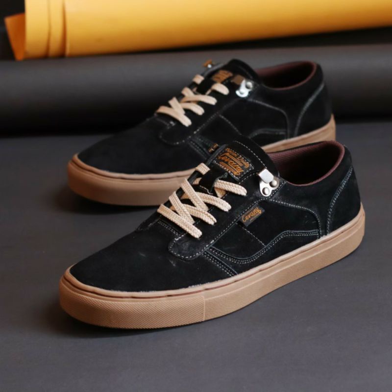 Sepatu Sneakers Casual Kasual Kets Santai Kuliah Sekolah Original Kulit Suede Lembut Berkualitas