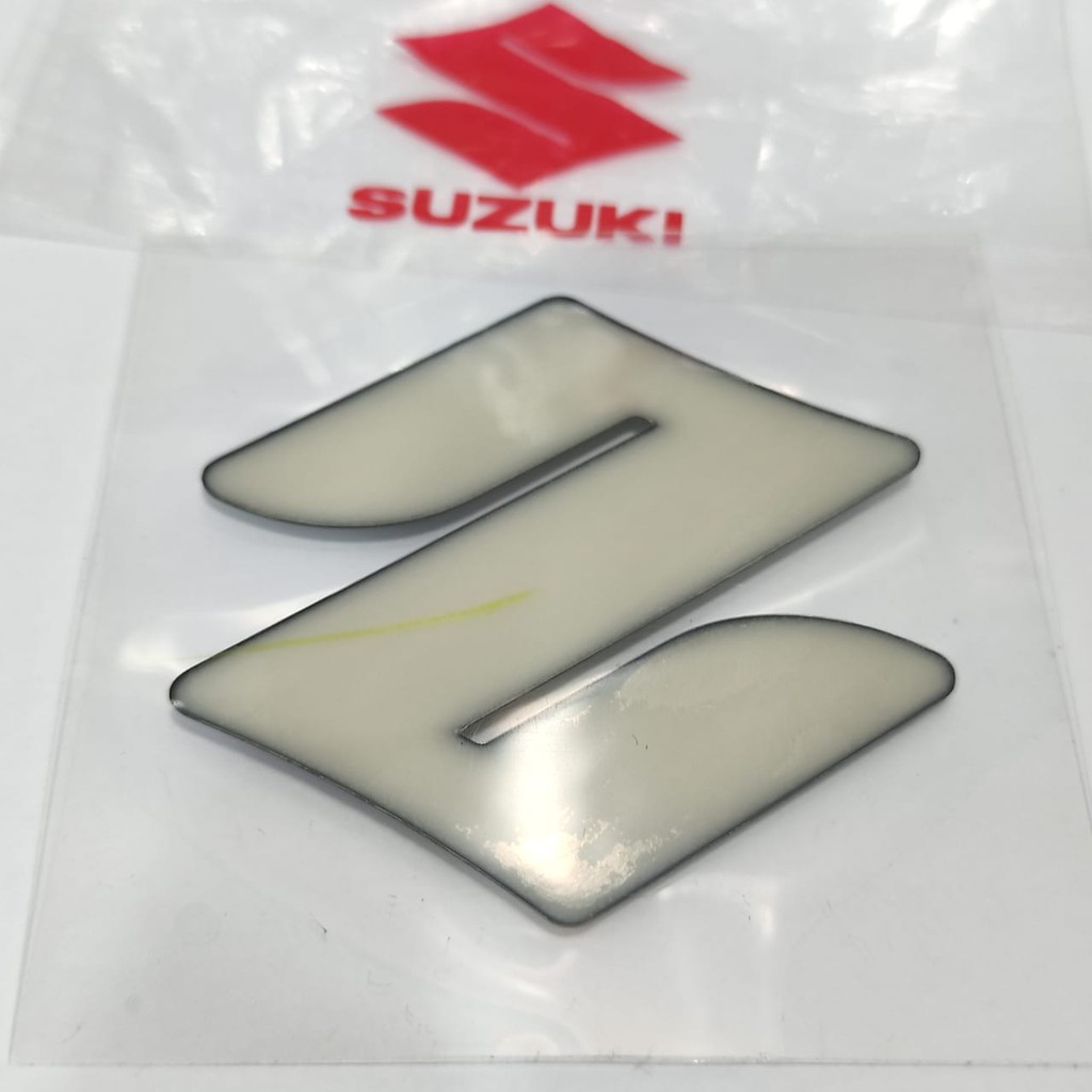 EMBLEM SUZUKI SILVER SATRIA FU INJEKSI 6X6 68181-12K10 SGP