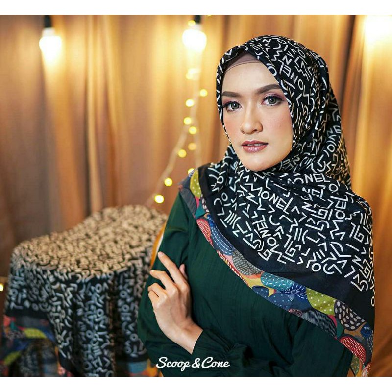 hijab monel typo black