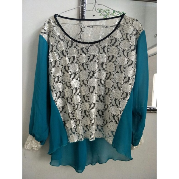 PRELOVED BLOUSE BRUKAT