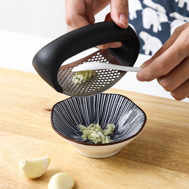 Easy Stainless Steel Garlic Pressure / Alat Penghancur Bawang Manual Dengan Tangan Gepres Penggepres Penggerus Pelembut Penekan Tekan Penghalus Bawang Putih Dapur Garlic Presser