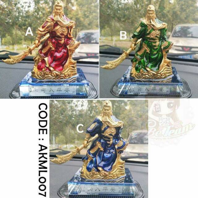 DEWA KWAN KONG. PAJANGAN MOBIL.