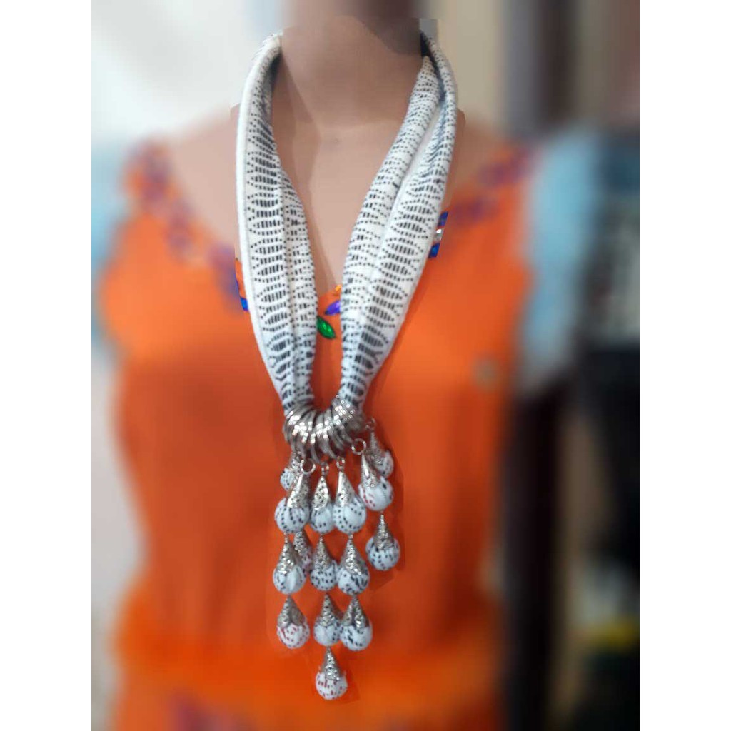 Kalung Tenunan Pucca