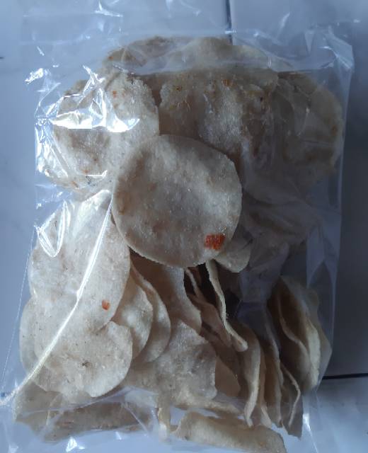 

KERIPIK KERUPUK KENTANG UDANG MENTAH PUTIH 500 GR CAMILAN CEMILAN ENAK