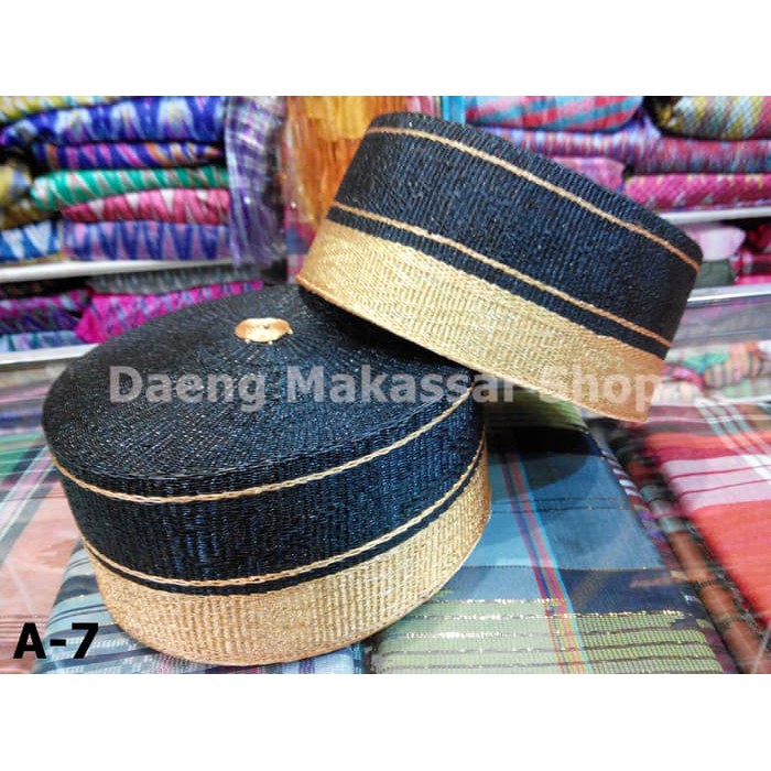 Songkok Recca (Peci Bugis)