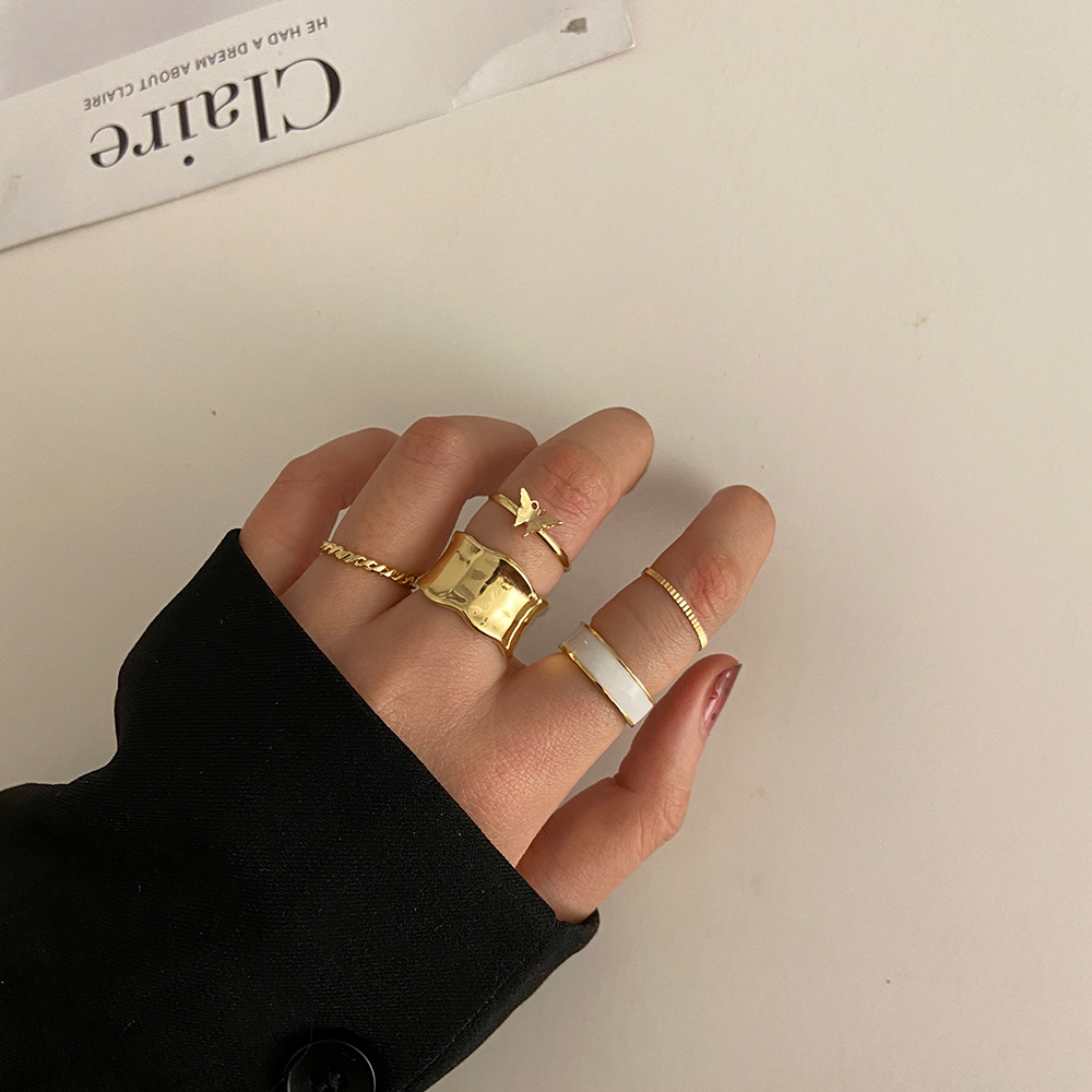3 / 5pcs / Set Cincin Model Rantai Spiral Butterfly Gaya Retro Warna Emas Dapat Disesuaikan