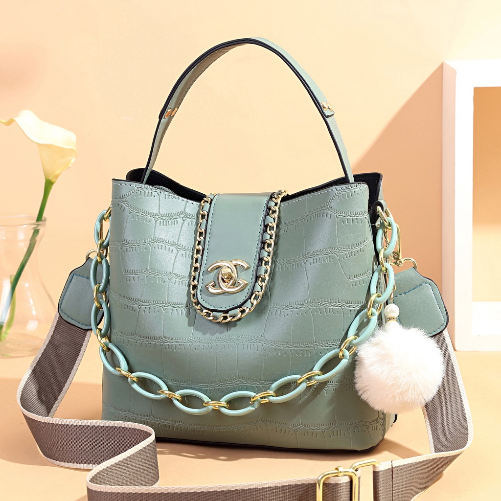 BJ63208 - BEIGE/BLACK/BROWN/GREEN/KHAKI/PINK - TAS JINJING TOTEBAG CC HANDBAG GANTUNGAN POM BULU WANITA FASHION IMPORT MODIS ELEGAN TERMURAH TERLARIS TERBARU BAGSTORE JAKARTA TAS BATAM ZC3208