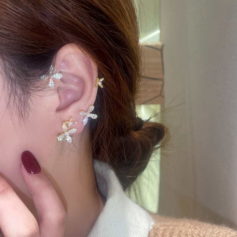 YEEZII Anting Klip Tanpa Tindik Desain Bunga Warna Emas / Silver Untuk Wanita