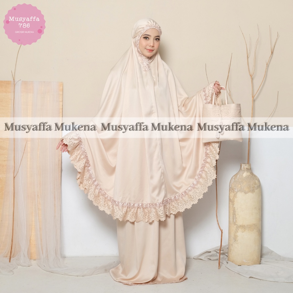 Mukena Dewasa Daily Lesty Sutra Velvet Rempel Laser Cut Dewasa Renda Mewah Raline / Rempel