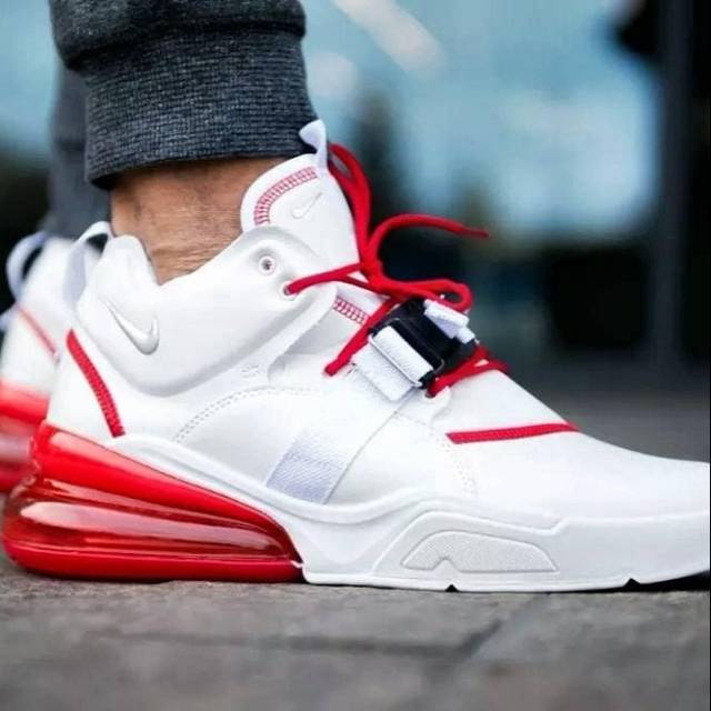 Nike Air Force 270