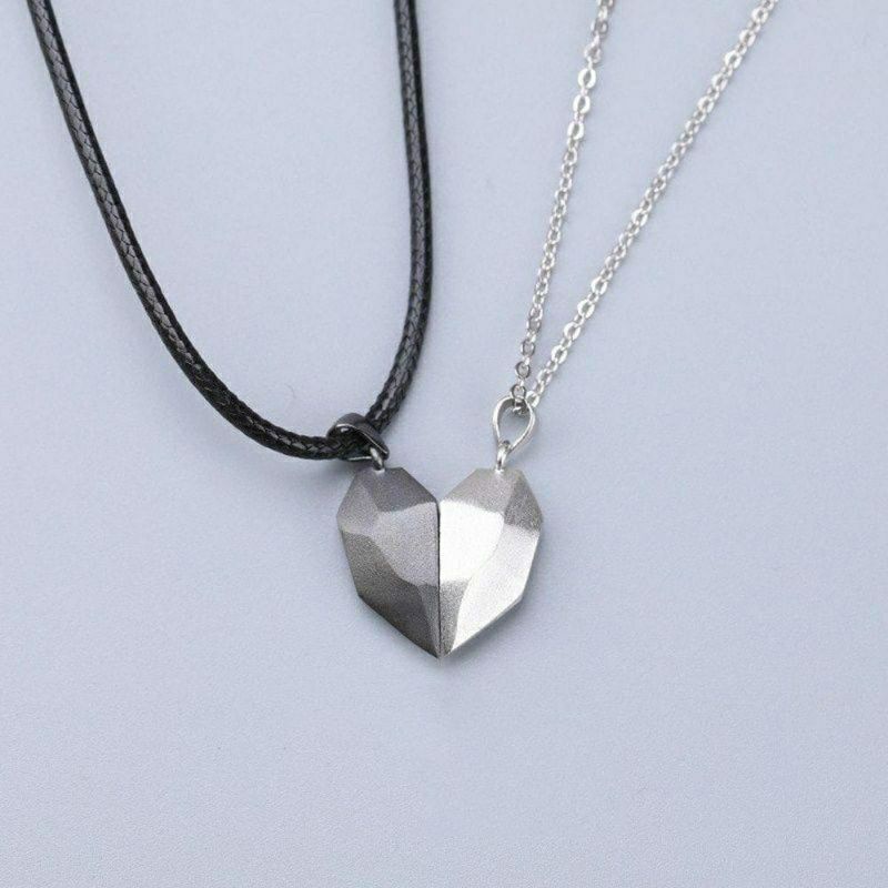 [2 Pcs] Kalung Couple Magnet Love Hitam Putih / Kalung Pasangan