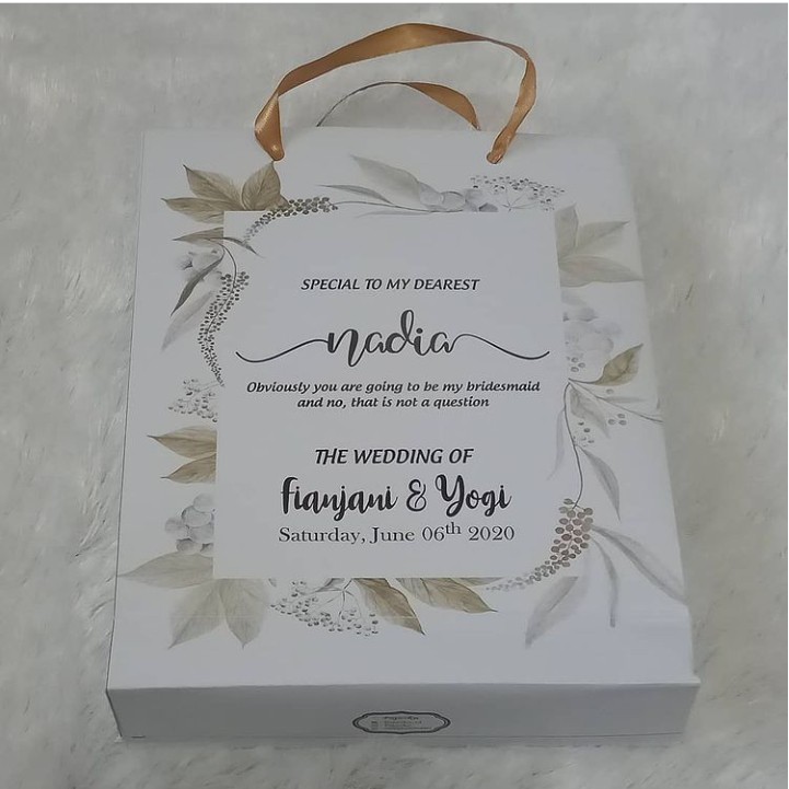 

PAPERBAG SIZE 18x22x6 CM / WEDDING / BRIDESMAID / PACKAGING PRODUCK
