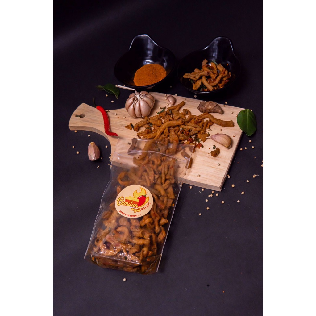 

Cemilan Keripik Usus Crispy Original Pedas 200gram