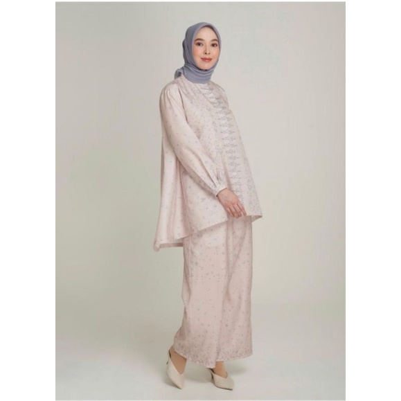 RIA MIRANDA RAYA PUTIAH SET