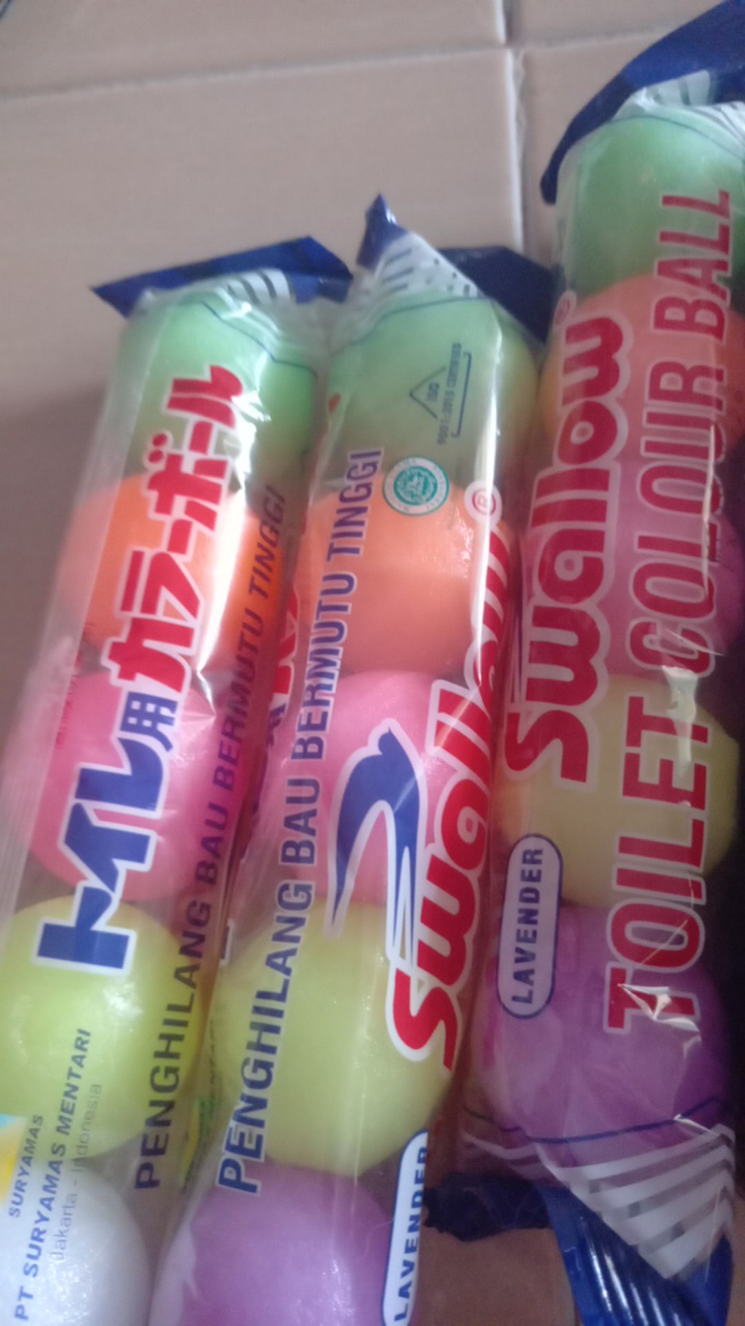 Swallow Kamper Toilet Kapur Barus Toilet Isi 5 Colour Ball/ Putih