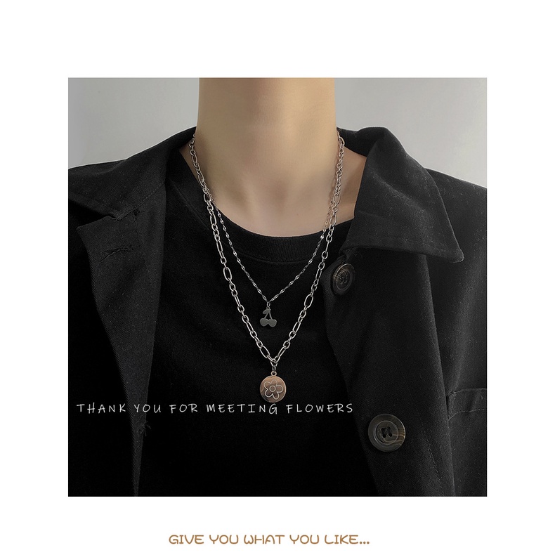 Titanium baja hip hop double-layer kalung wanita niche desain kalung Cherry bunga kecil ins sederhan