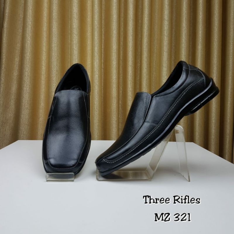 Sepatu Pria Three Rifles MZ 321