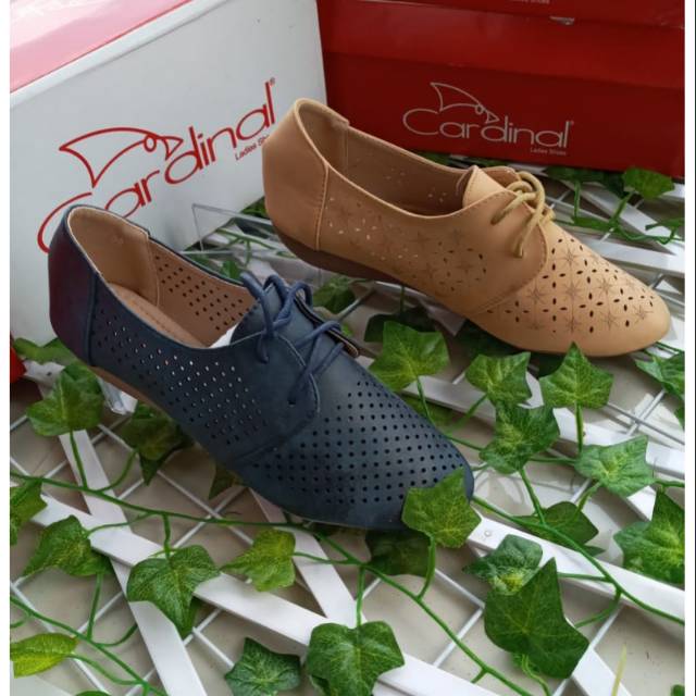 Sepatu tali wanita cardinal brand Matahari