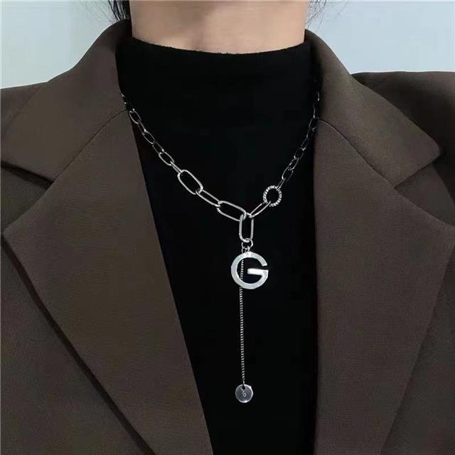 Ins dingin gaya Korea G surat kalung niche desain Panjang kalung temperamen 2021 Baru rantai sweater