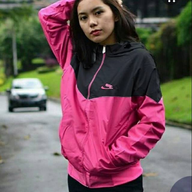nike pink hitam