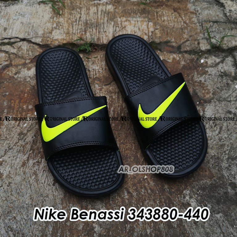 harga sandal nike benassi original