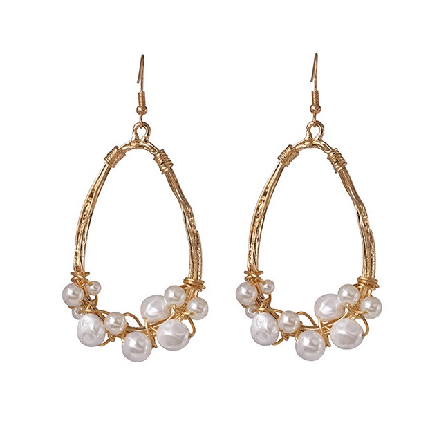 LRC Anting Gantung Fashion Gold Drop-shaped Pearl Stud Earrings F49740