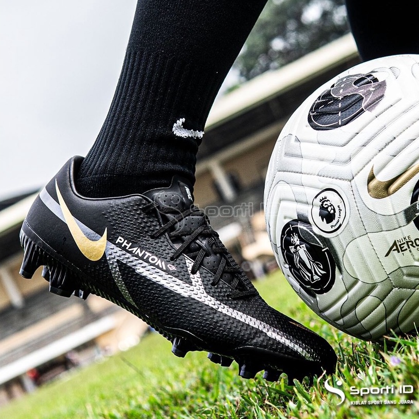 sepatu bola nike phantom