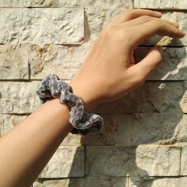 'AWAN' - Scrunchies Rajut / Ikat Rambut Rajut