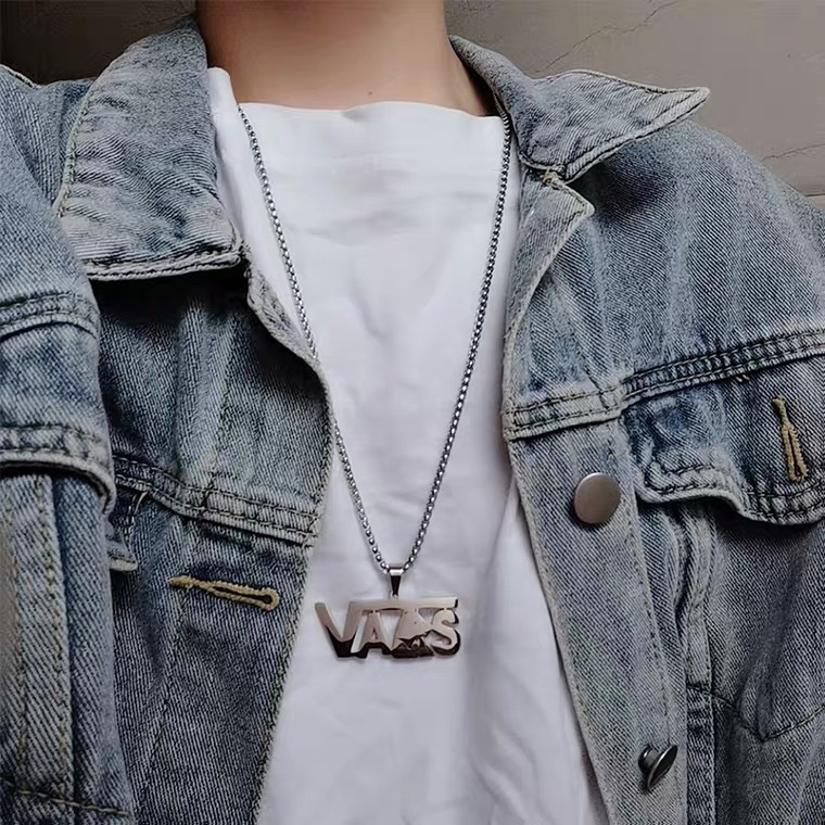 Eropa dan Amerika gaya tren hip hop bear huruf liontin titanium steel kalung pria dan wanita sama in