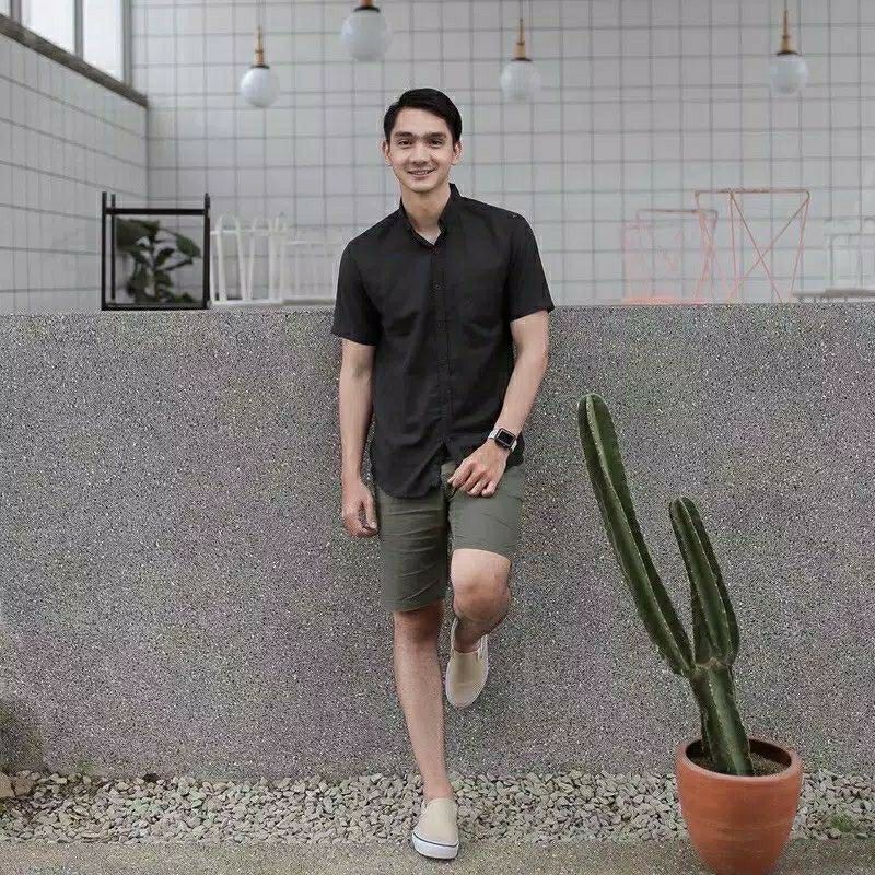 KEMEJA PRIA BOYI TOP MAN LENGAN PENDEK KASUAL FORMAL KERJA PUTIH HITAM NAVY GREY WARNA WHITE