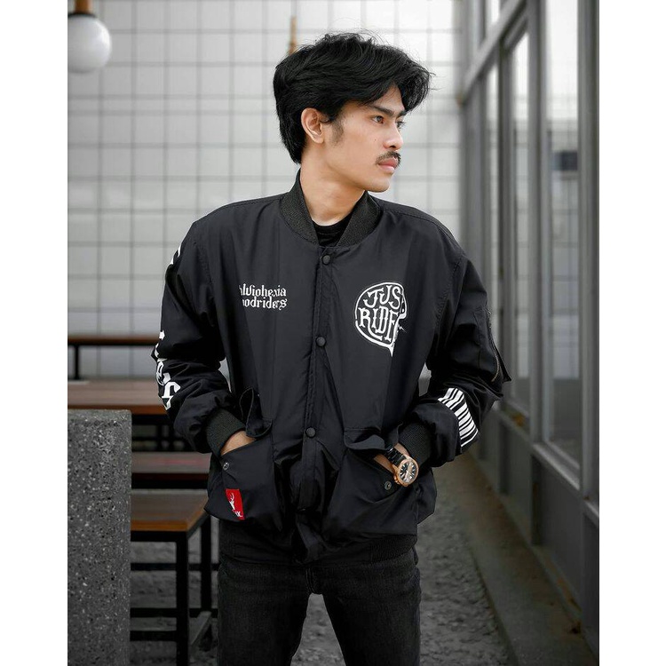 Jaket Bikers Jaket Salvio Hexia Jaket Parasut Salviohexia Jaket Outdrorr Jaket Bomber Putih