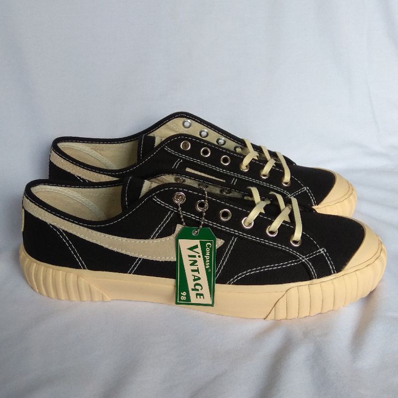 Sepatu Compass Vintage98 Black White