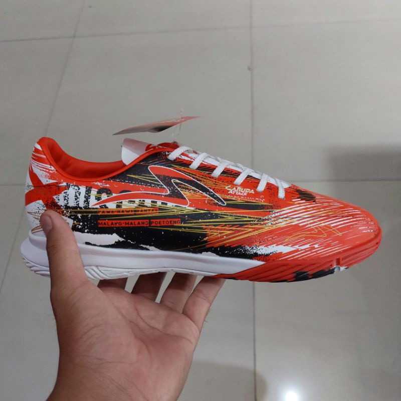 Sepatu Futsal Specs Accelerator Lightspeed 3 IN Garuda Attack Red Original