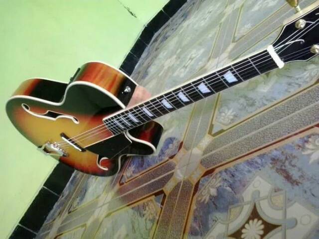 Gitar Akustik Elektrik Gibson Custom Full Solid Kualitas Tertinggi Terbaik