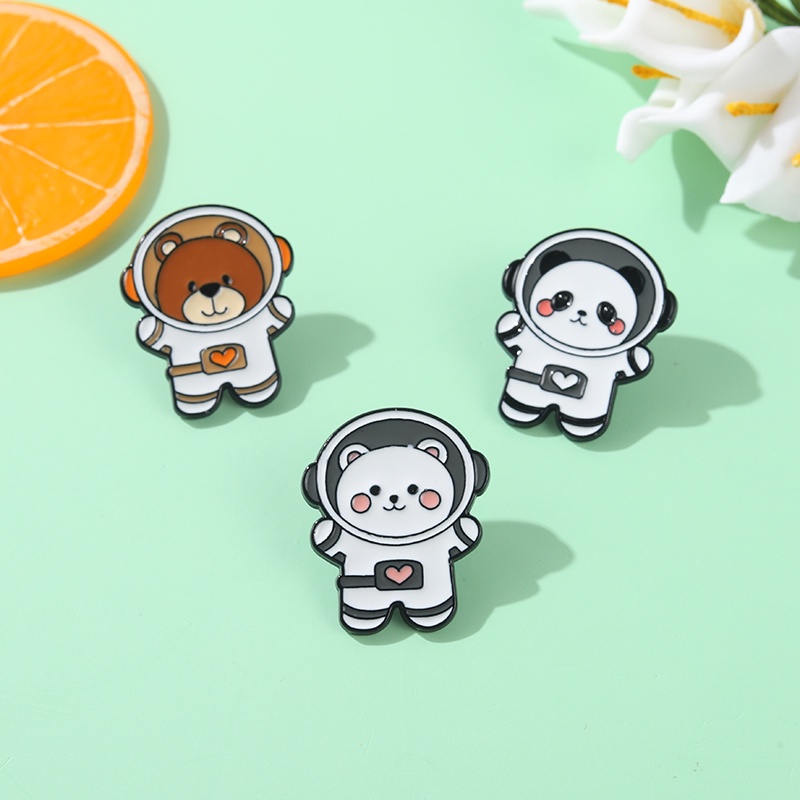 Bros Pin Enamel Bentuk Panda / Astronot / Helm / Ransel 3 Gaya Untuk Koleksi / Hadiah Teman