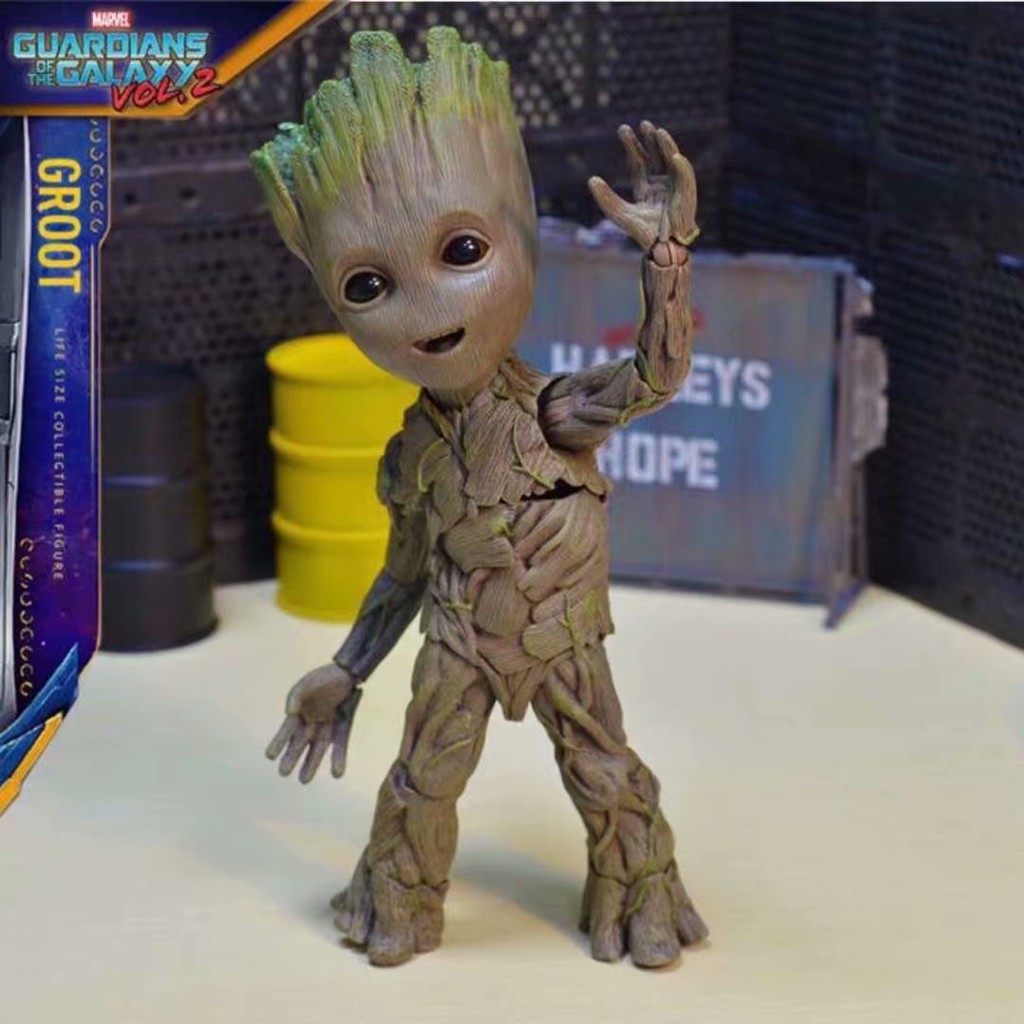 small groot figure