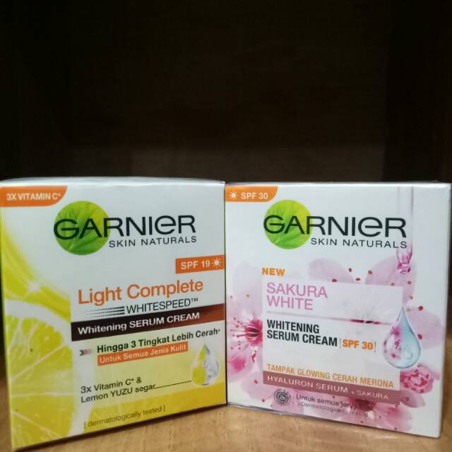 Garnier  day cream light complete &amp; sakura white 50ml