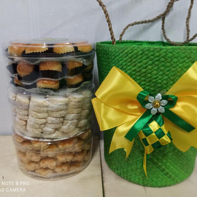 

Kue Kering Paket Tas Anyaman Mewah Louismarket969