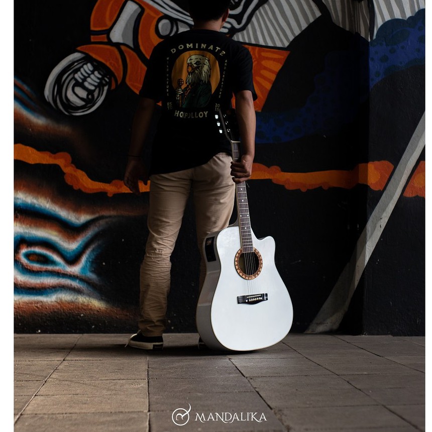 [Sedang Diskon] Gitar Akustik Mandalika JW-01 White EQ7545 Fullset