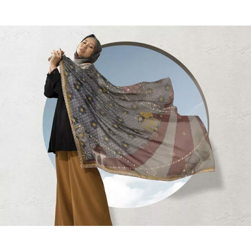 KAMI. Hadiya Scarf - Danube With Hard Box