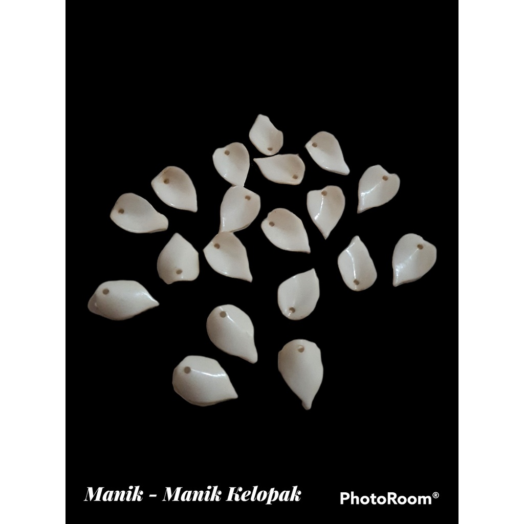 Manik Manik Mote Bandul Anting Kalung Model Daun Putih